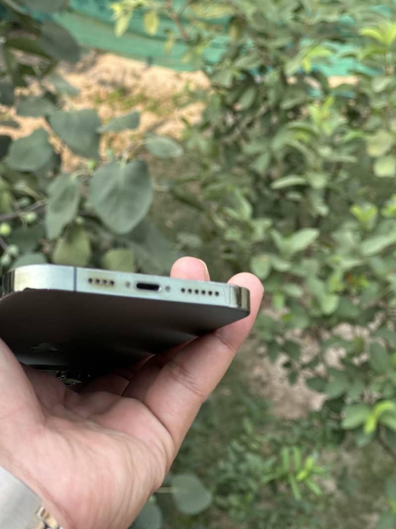 Iphone 13 pro Max 2