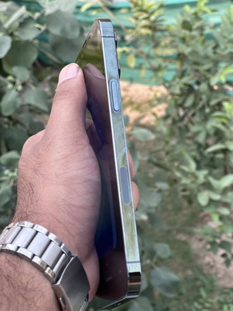 Iphone 13 pro Max 5