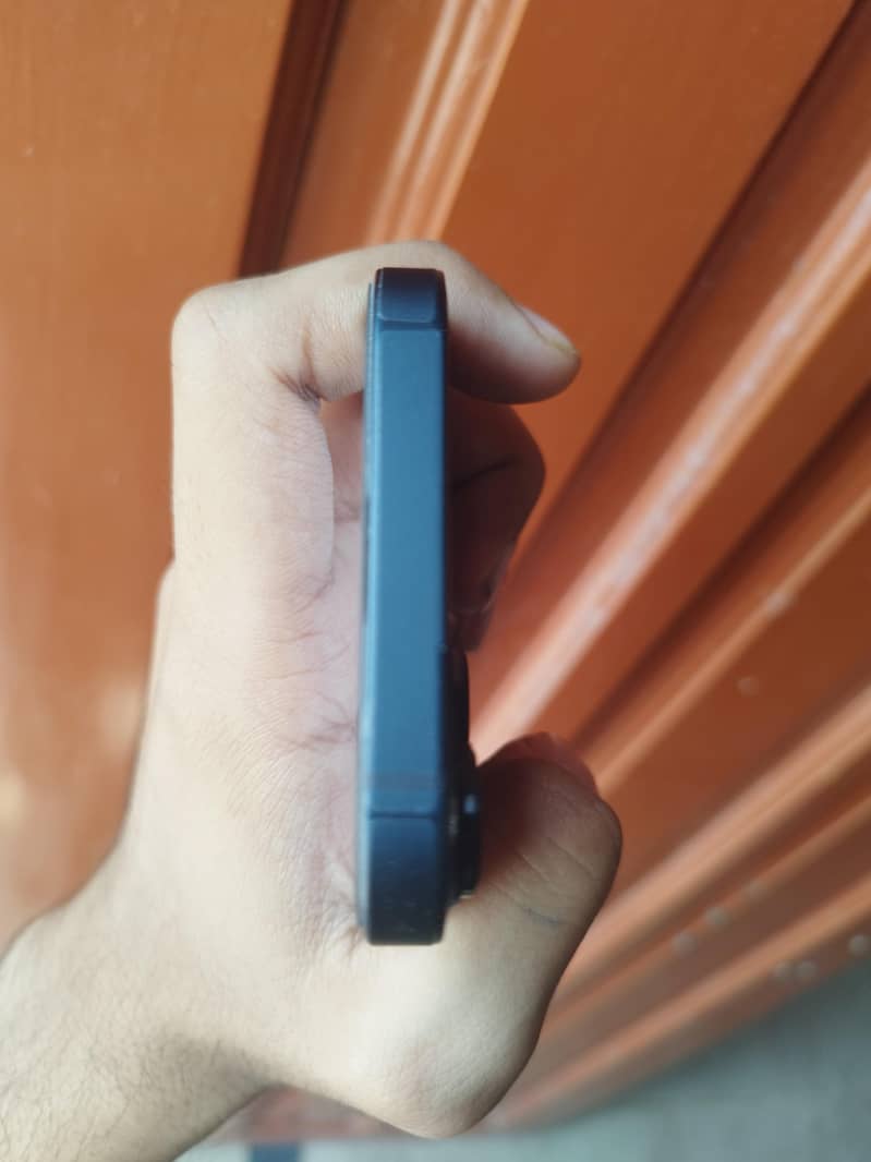 iPhone 13 5