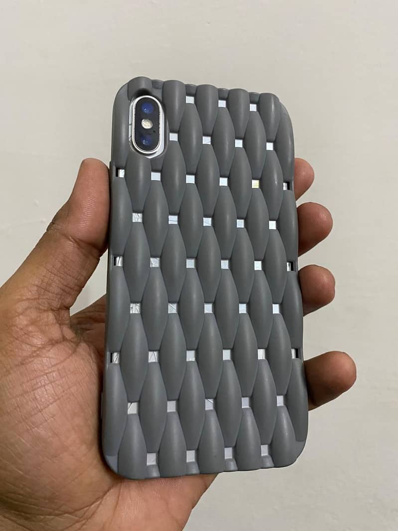 Apple iPhone X 4