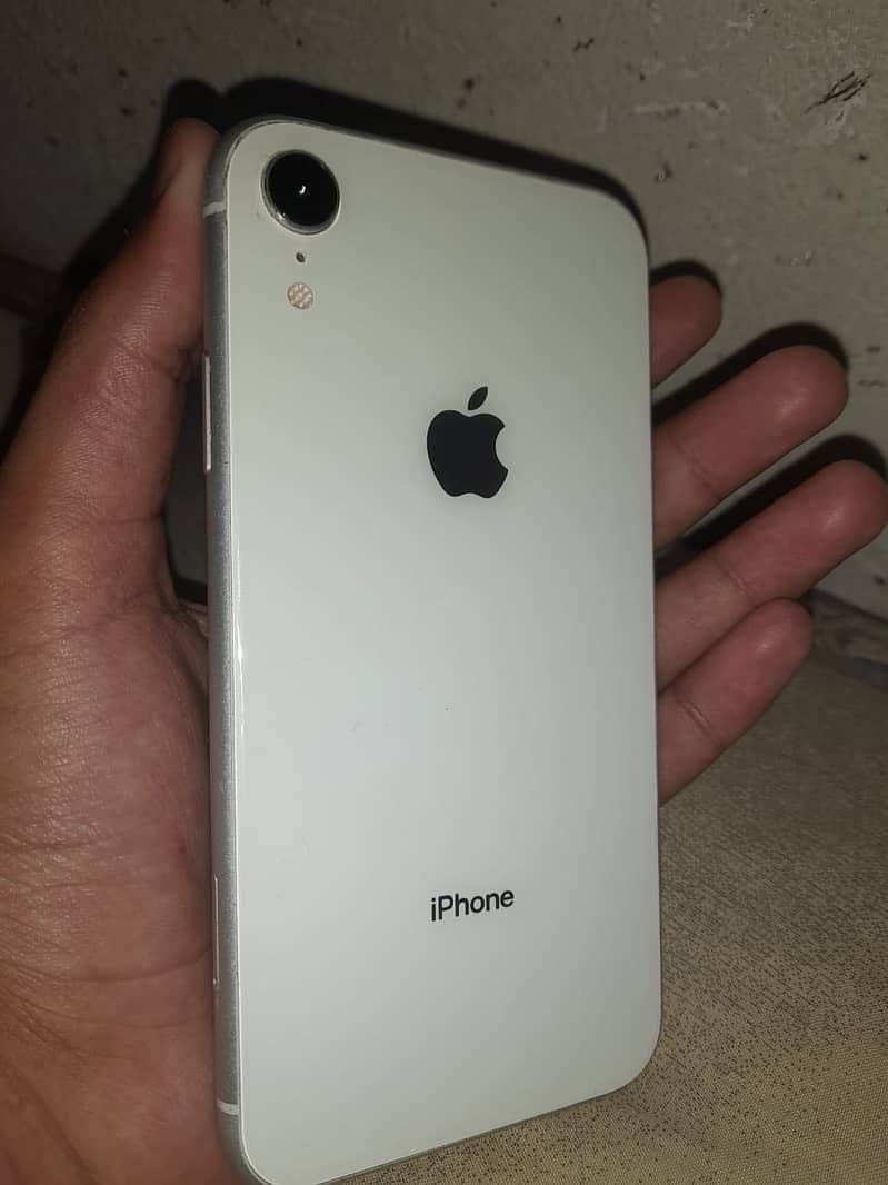 iPhone XR 0