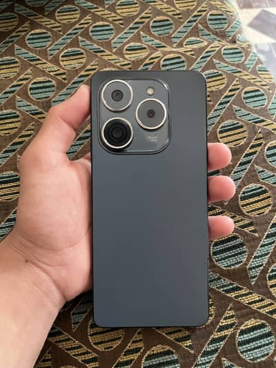 Techno spark 20 pro 8+8 / 256