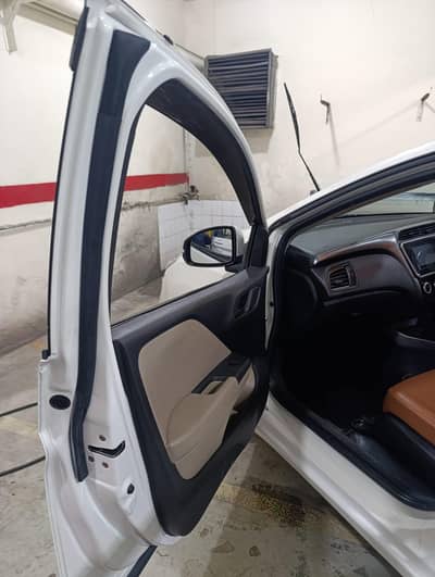 Honda city with alloy rim