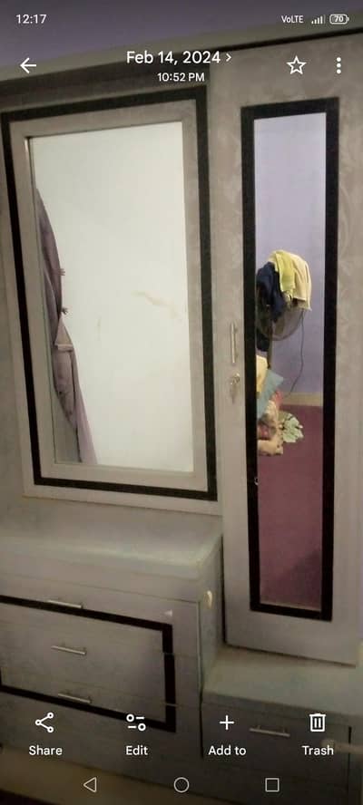 dressing table
