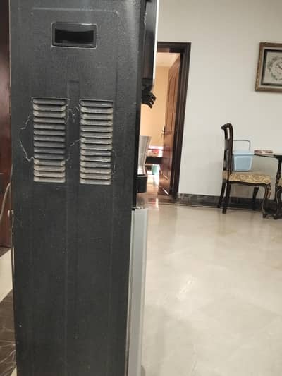 Dawlance water dispenser. 3 Taps, With fridge