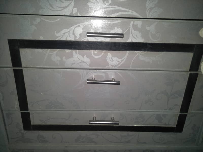 dressing table 1