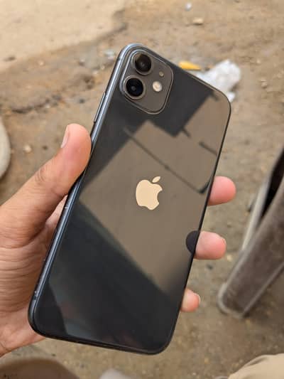 I phone 11 hy 64gb 10/8 condition Black colour