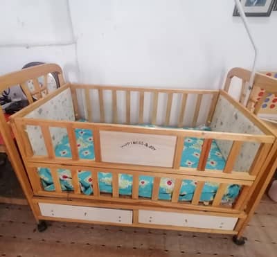 baby cot to be sold on urgent basis
