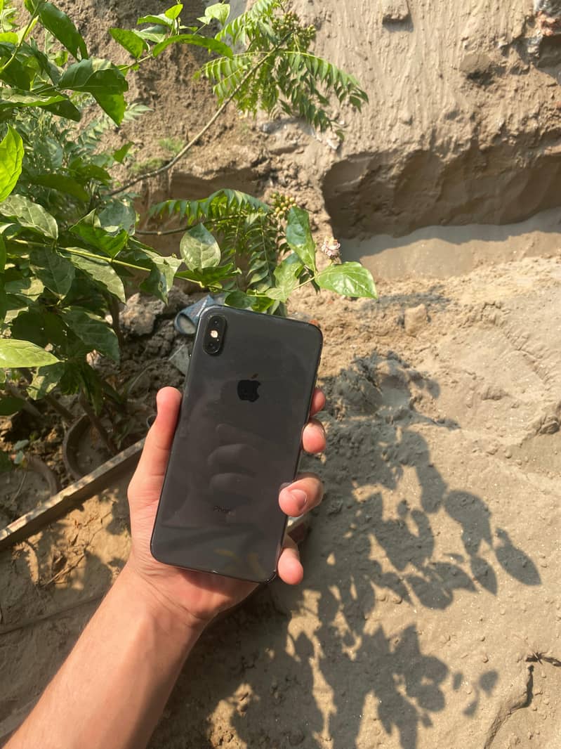 iphone xs max 1