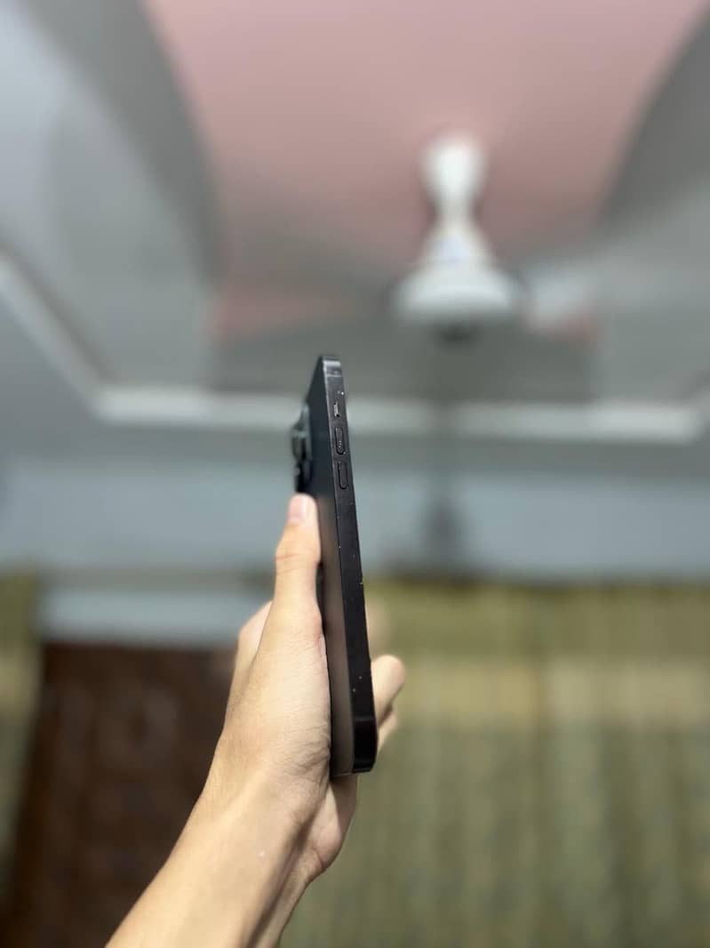 Iphone 14 pro max 4