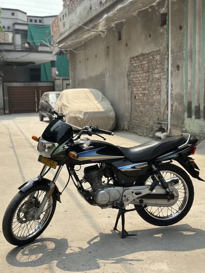 Honda Deluxe 125 Total Genuine
