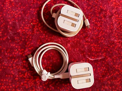 iphone 15 16 pro max orgnal chargers available.