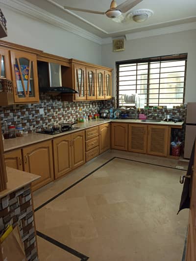 G-10/3 Size 40x80 Ground Floor Separate Gate 3 Bed 3 Bath Drawing Attached Bath Tv Lounge Kitchen