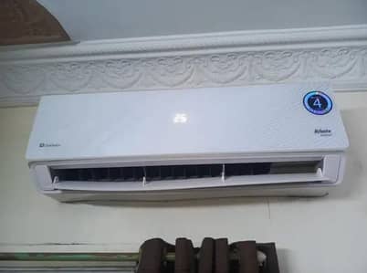 Dawlance 1.5 ton inverter ac heat and cool totally genuine