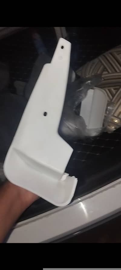 Yaris Mudflaps in white