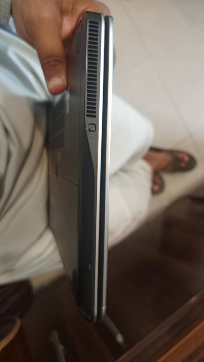 Dell E 7240 4