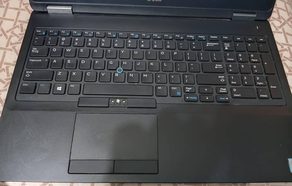 dell Latitude E5570 1