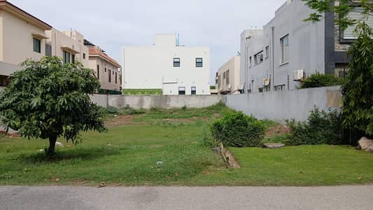 2 kanal Plot Block T direct approachs 100FT Road location DHA Phase 8