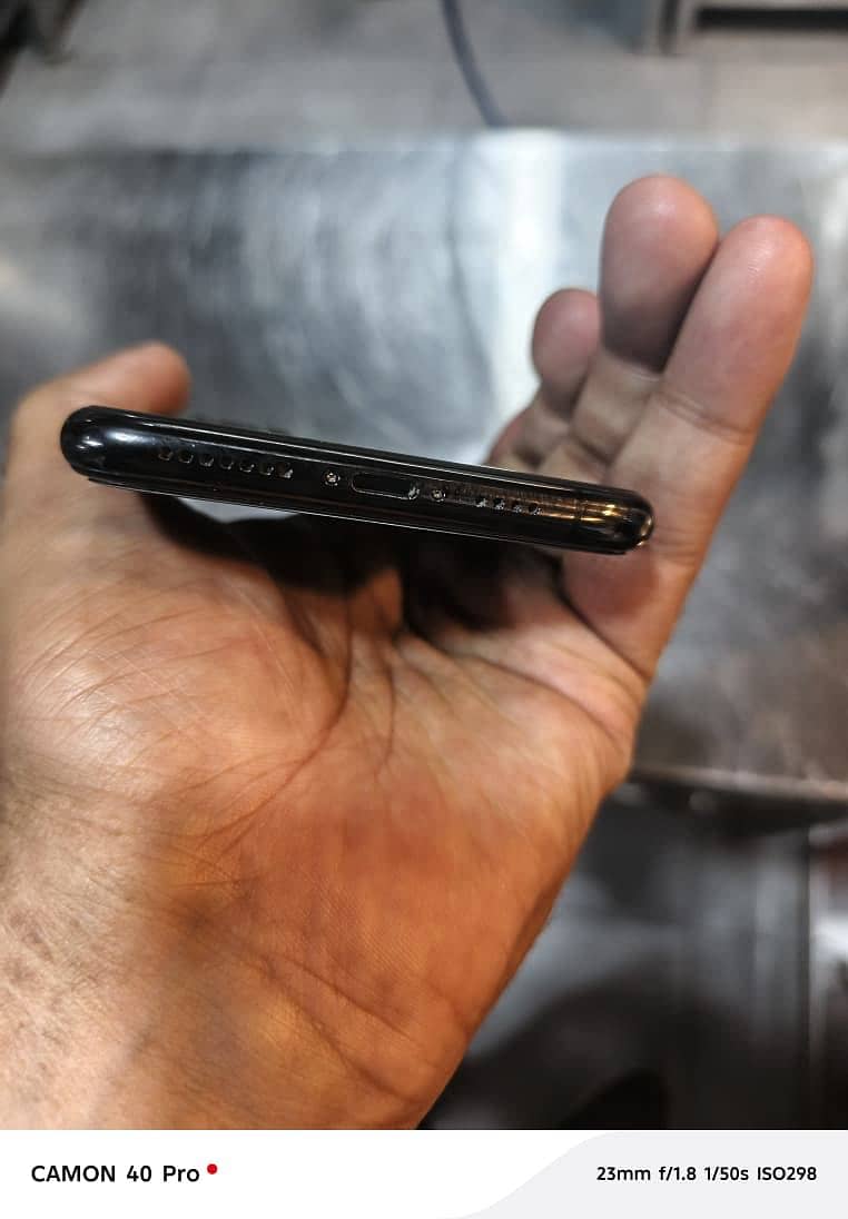 Iphone 11 pro max 4