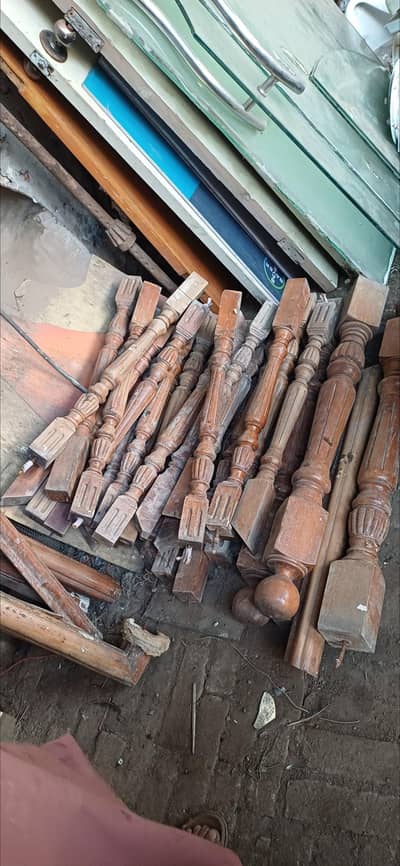 WOOD STAIR PILLARS
