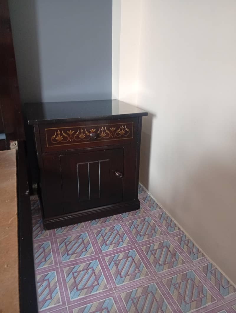bed with side tables 1