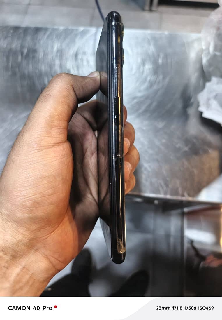 iPhone 11 pro max 3