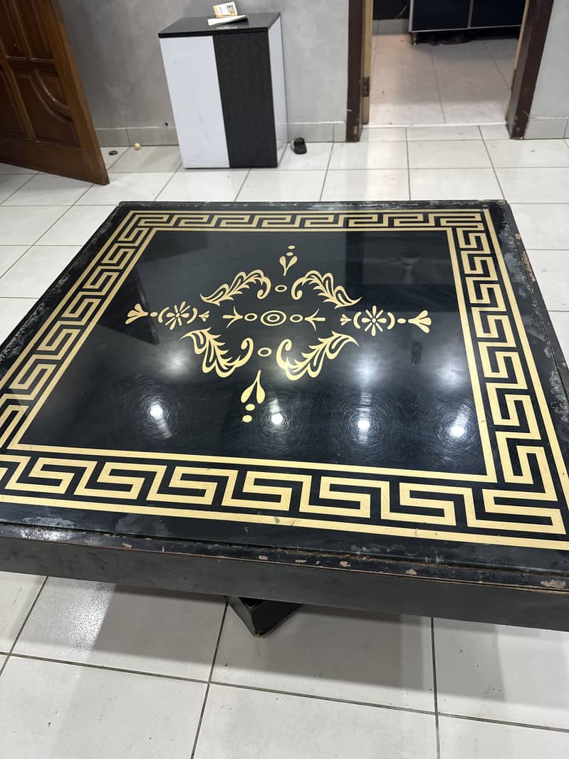 Center table 0
