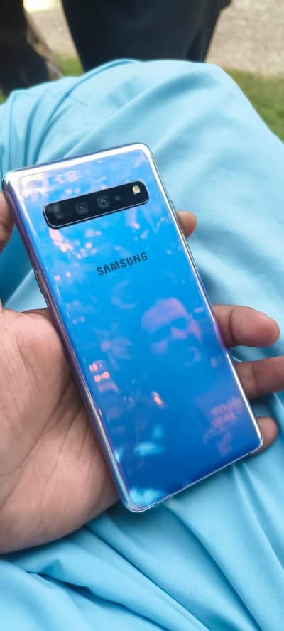 I wanna sale my phone serious buyer contact me kami pesha krle ge