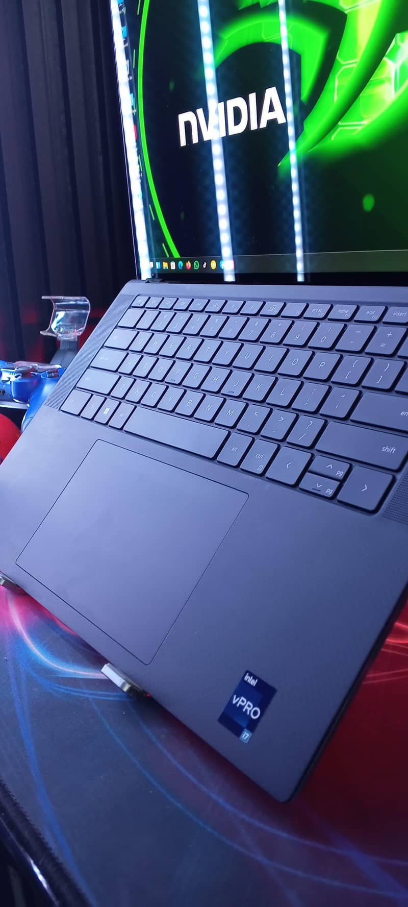 Dell Precision 5570 8