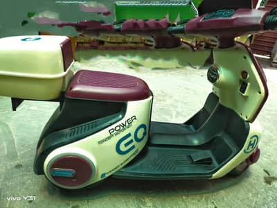 Baby Electric scooter (vespa type)