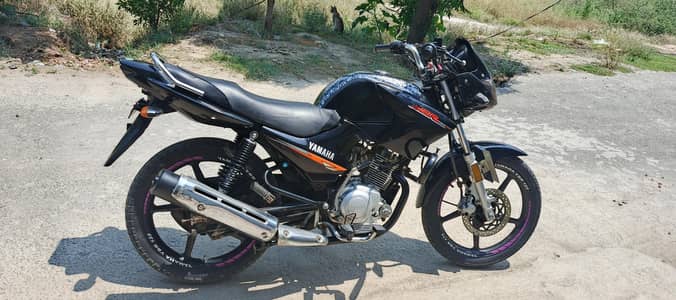 yamaha ybr sale 0/3/2/1/7/8/2/0/7/8/3 fazool log dur rahyn only call