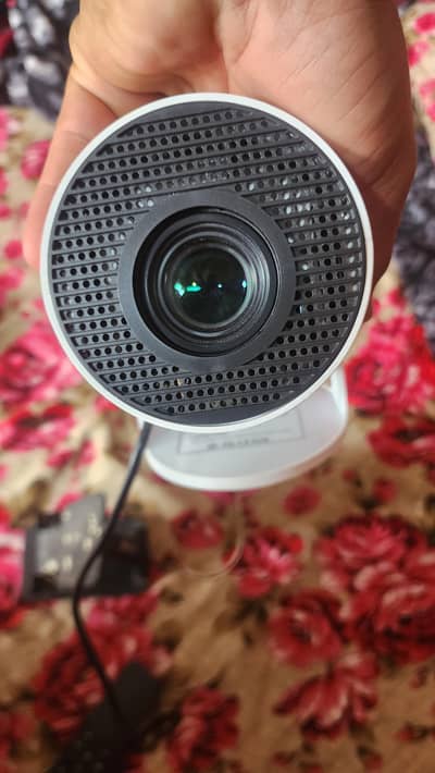 HY. 300 pro projector