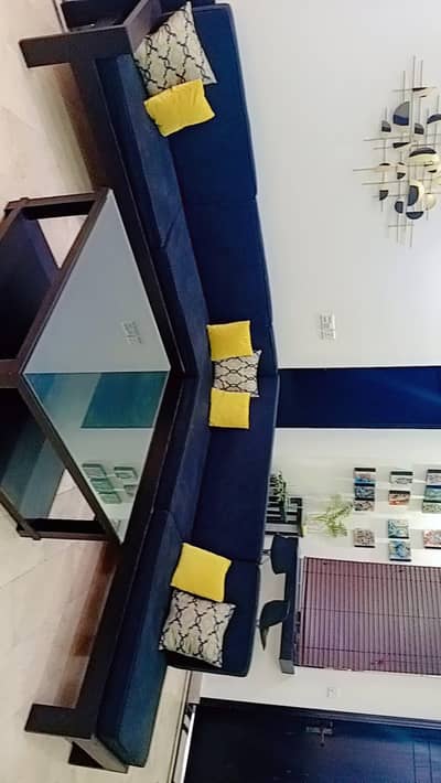 Elegant Corner L-Shaped Sofa – Family Size without throw cushons.