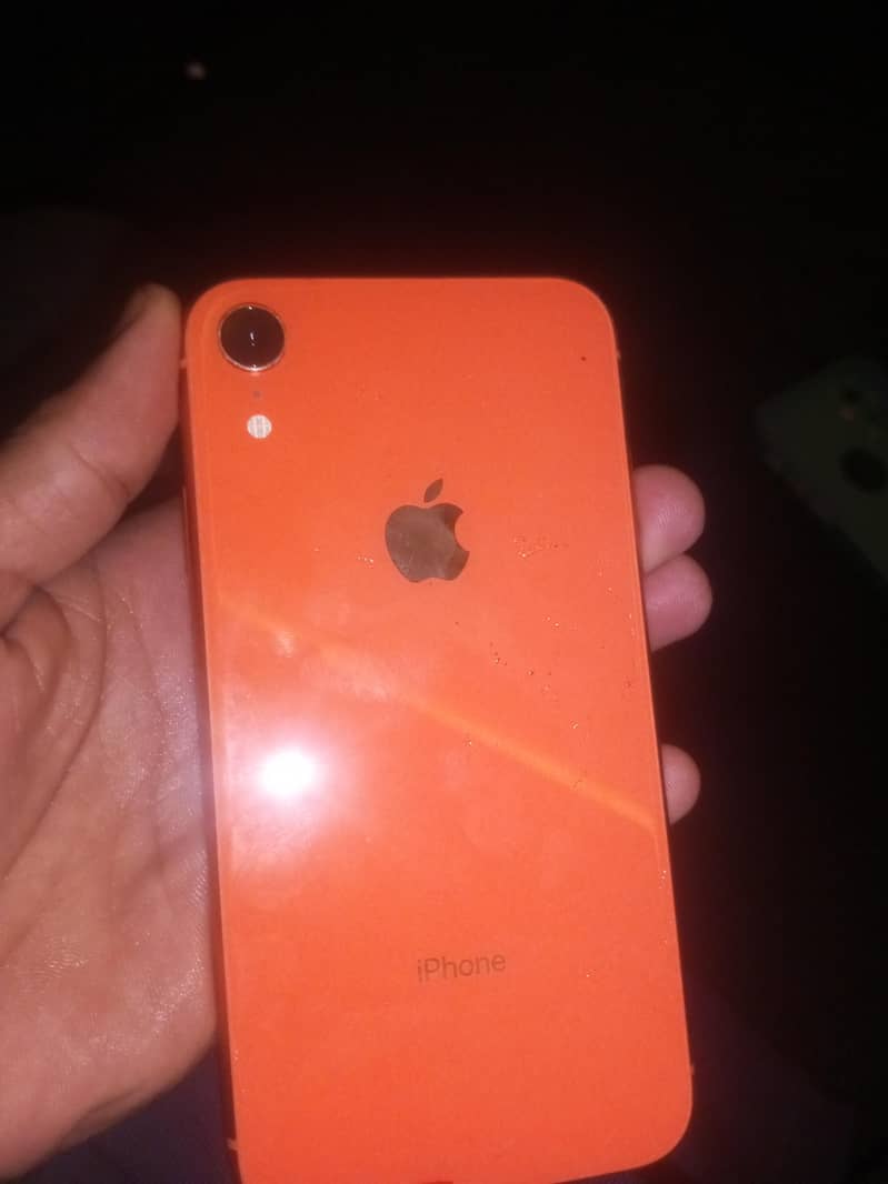 IPhone Xr 4