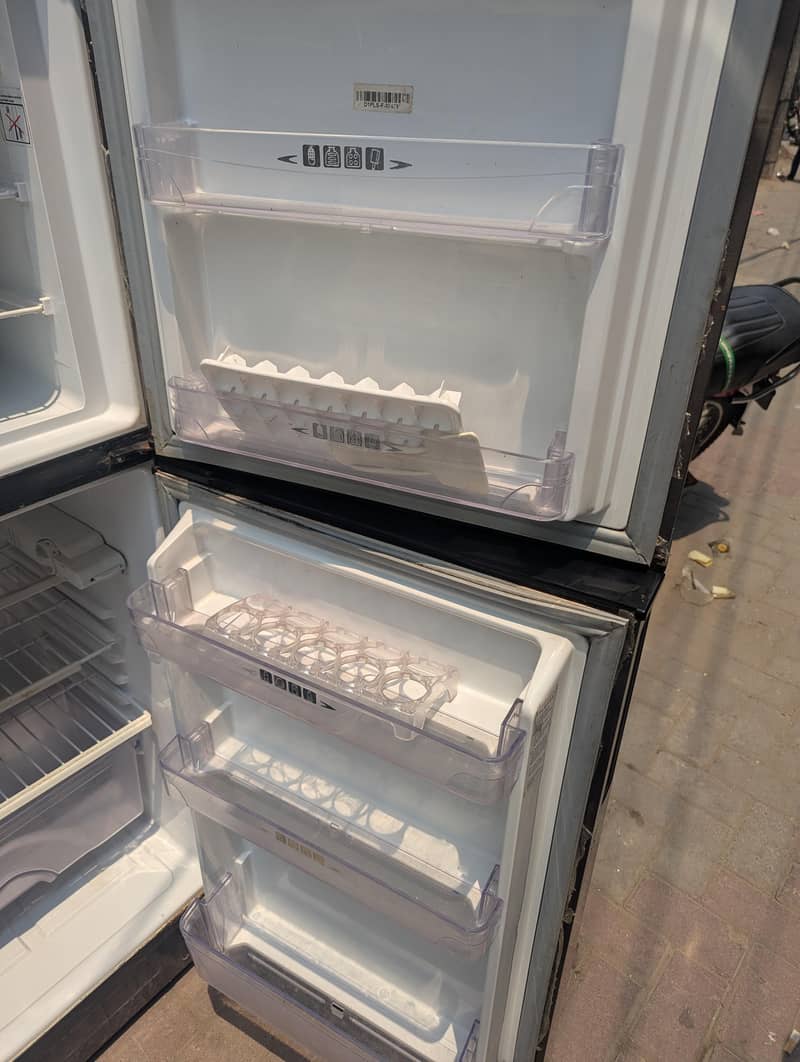 Dawlance fridge good condition 03085643404 2