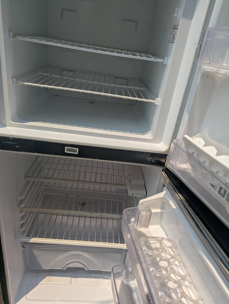 Dawlance fridge good condition 03085643404 3