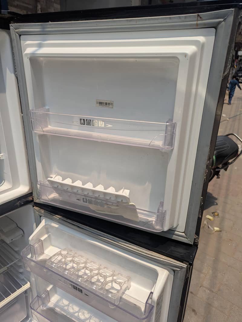 Dawlance fridge good condition 03085643404 4