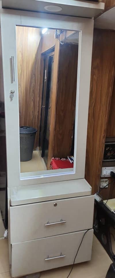 movable dressing table