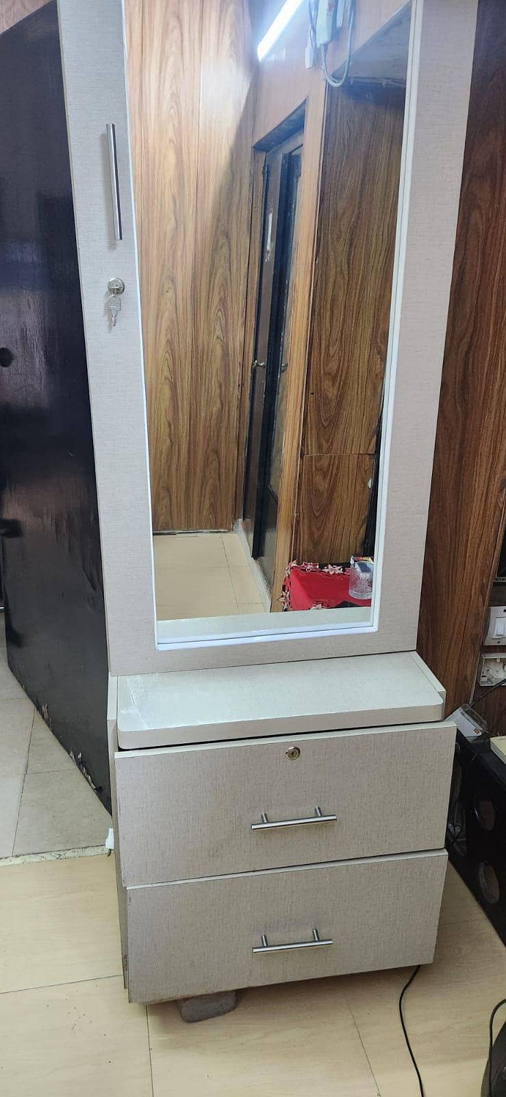 movable dressing table 1