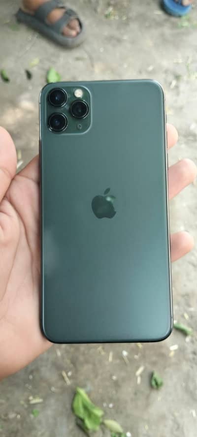 IPhone 11 Pro Max 64 gb battery health 81
