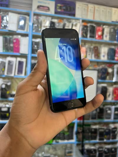 iPhone se2020 *64 GB PTA approved Phy+esim * Battery 82 health
