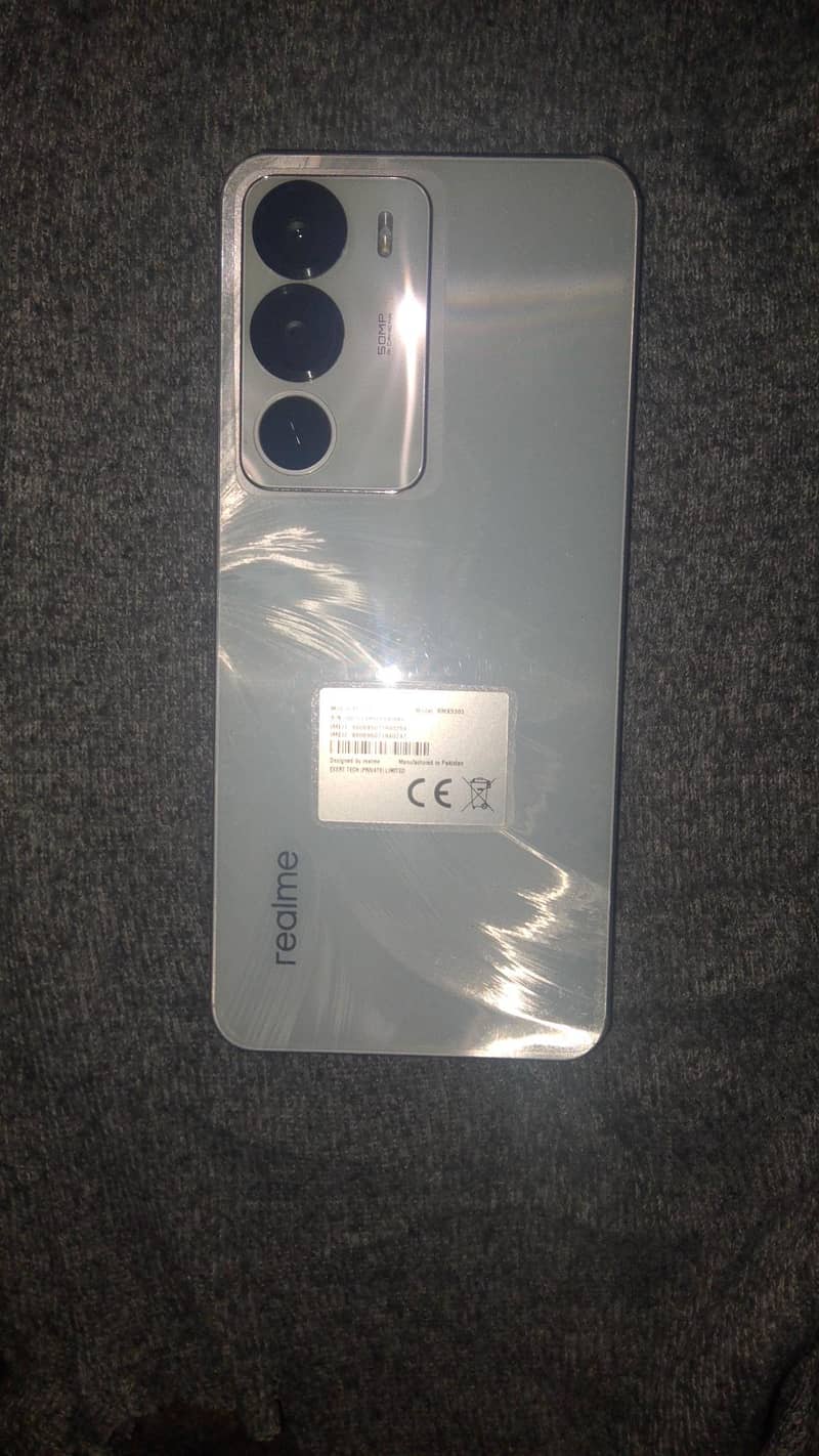 realme 0