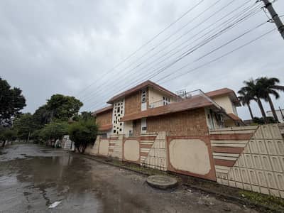 30.5 Marla House For Sale Zafar Ali Road Double Barrier Cantt Sialkot  Urgent Sale Invester Rate