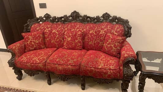 Chinioti 5 Seater Sofa Set for Sale on urgent basis