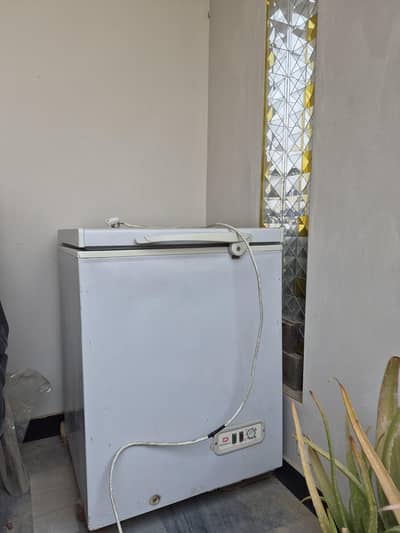 used Dawlance deep freezer