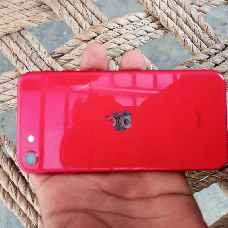 iPhone se2020 4