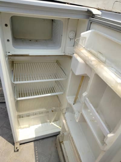 single door refrigerator