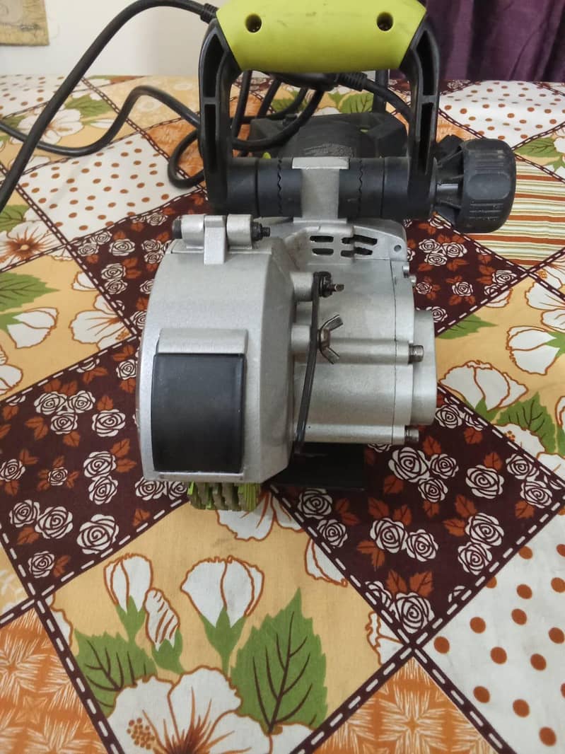 Grinder Machine 14