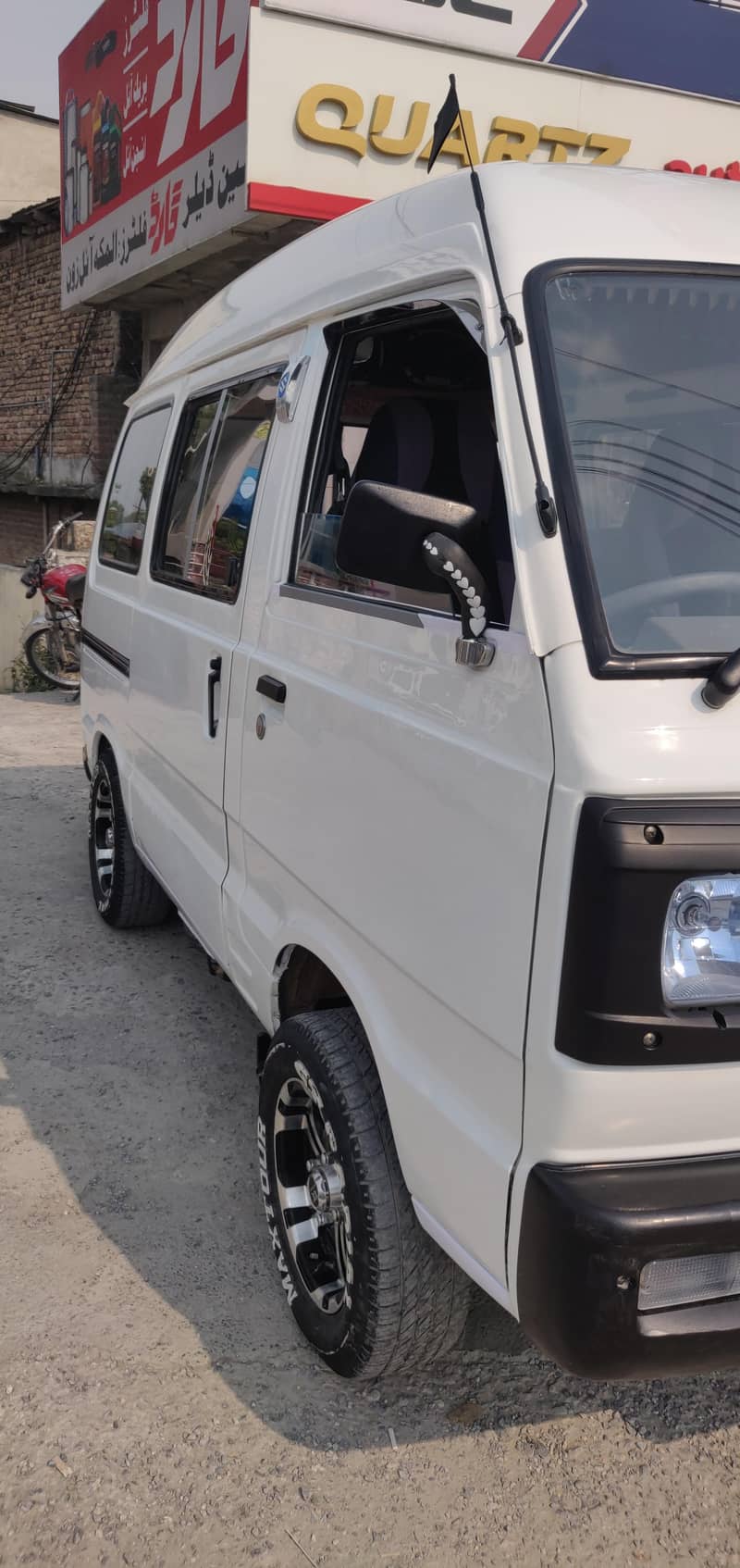 suzuki bolan 4