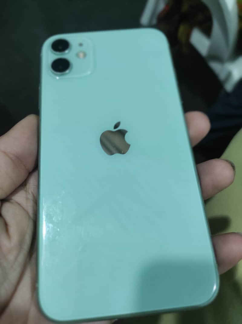 iPhone 11 3